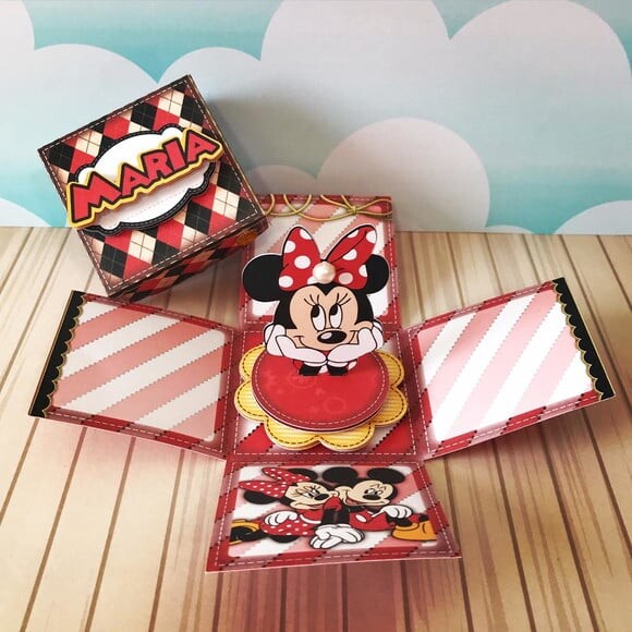 Leve + 13 Arquivo de Corte - Mickey e Minnie 1