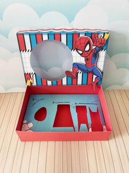 Leve + 13 Arquivo de Corte - Mini Confeiteiro (homem Aranha) 3
