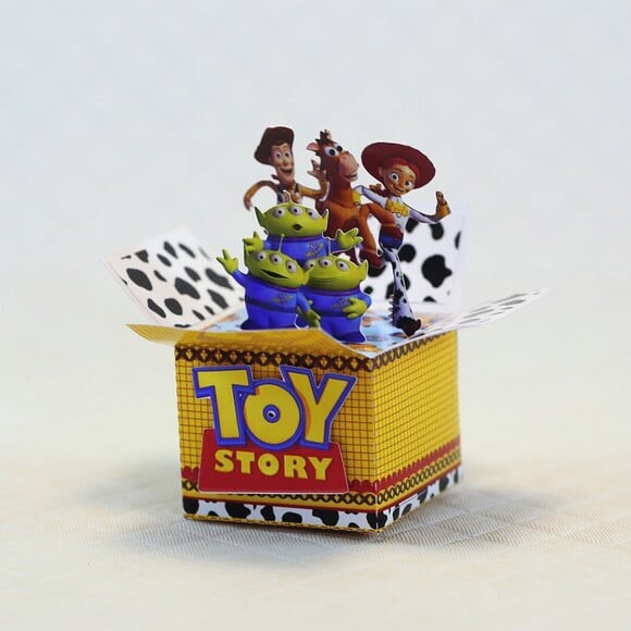 Leve + 13 Arquivo de Corte - Toy Story 2
