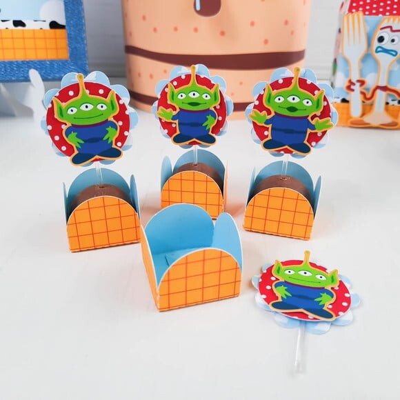 Leve + 13 Arquivo de Corte - Toy Story 3