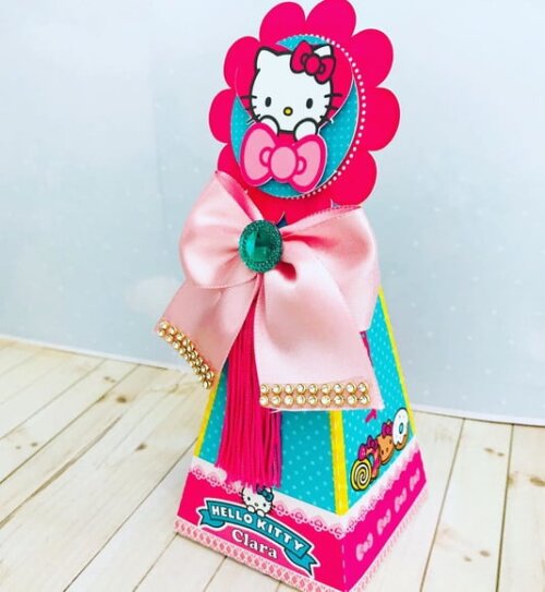 Leve + 13 Arquivo de Corte - Hello Kitty 2