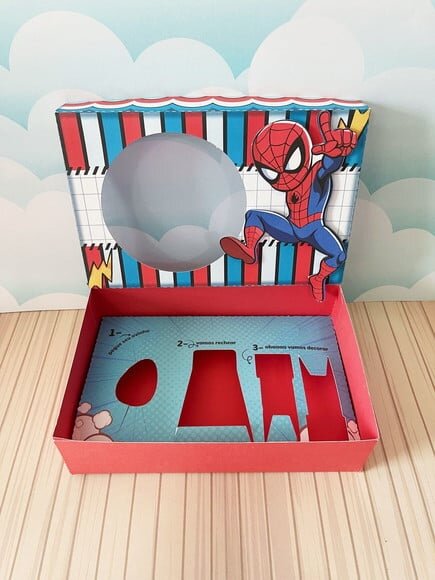 Leve + 13 Arquivo de Corte - Mini Confeiteiro (homem Aranha) 3