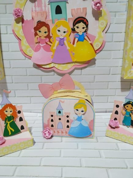 Leve + 13 Arquivo de Corte - Princesas Disney 8