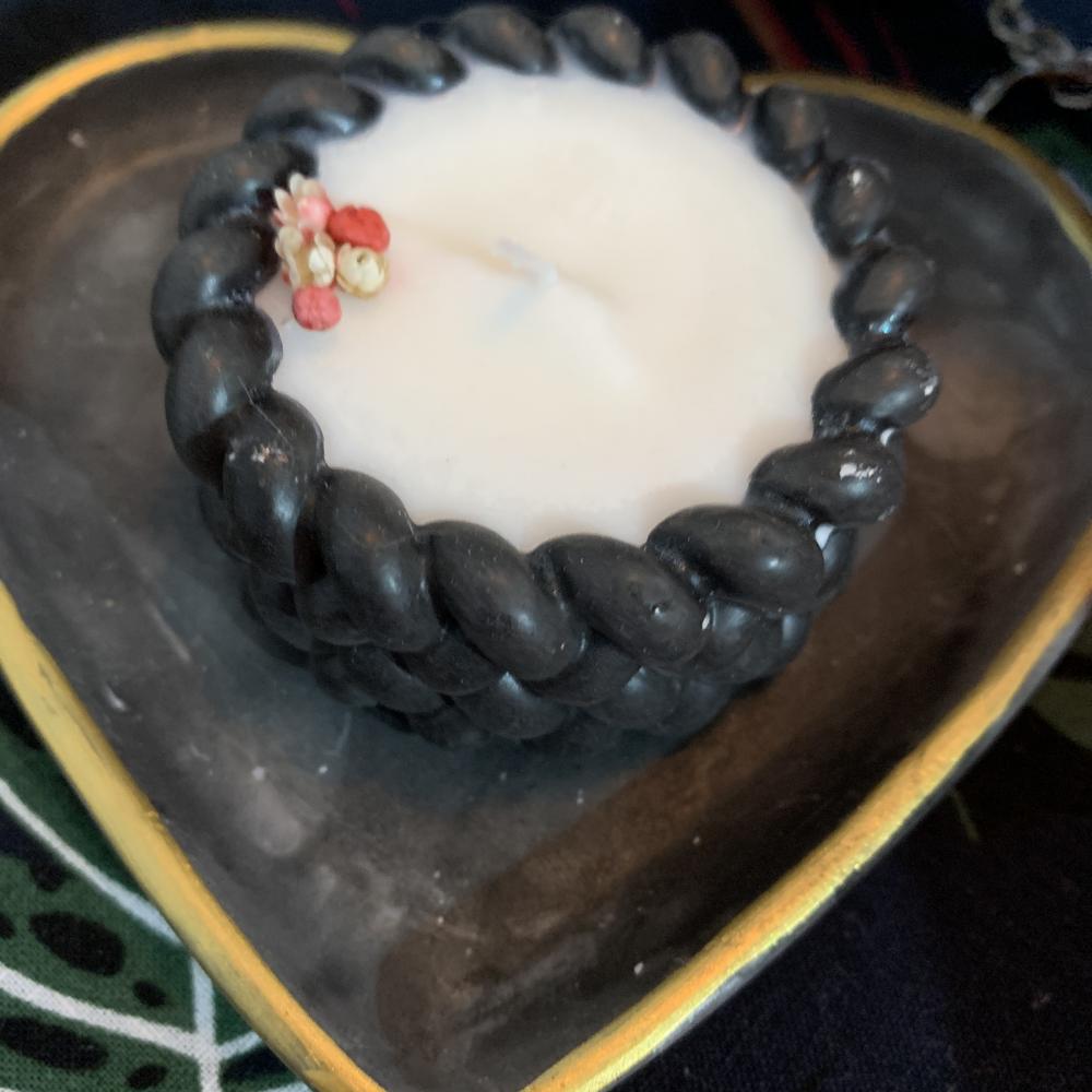 Conjunto mini vela aromática e bandeja de coração para present