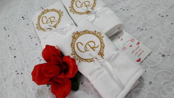 4 Toalhas lavabo bordado personalizado brasão lembrancinha