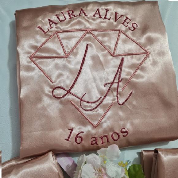 Robe Personalizado Brasão Debutante Coroa Rosé Cores Nome
