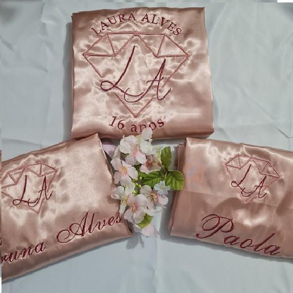 Robe Personalizado Brasão Debutante Coroa Rosé Cores Nome
