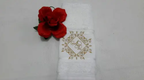4 Toalhas lavabo bordado personalizado brasão lembrancinha