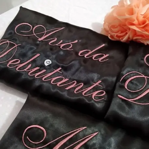 Kit 2 Robe Hobby Roupão Cetim Bordado Mãe Debutante 15 Anos