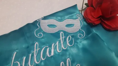 kit 2 Robes cetim bordado debutante máscara e mãe