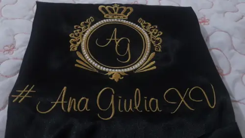 Robe cetim bordado brasão 15 anos noiva mãe debutante preto