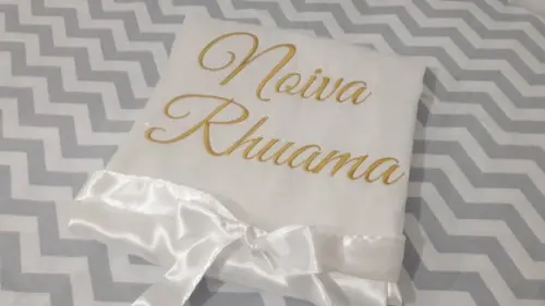 Robe hobbe cetim bordado noiva debutante nome