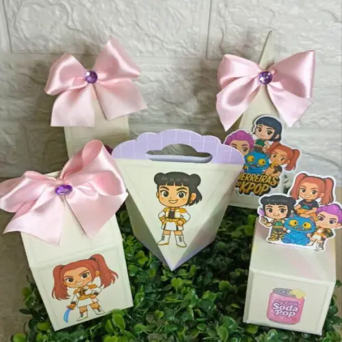 Lembrancinhas Personalizadas Guerreiras do Kpop - 20 Pçs
