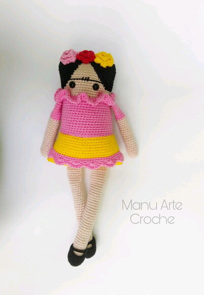 Boneca amigurumi Frida Kahlo