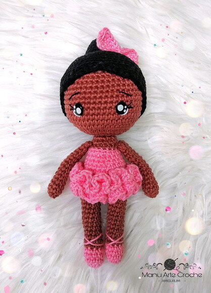 BONECA BAILARINA AMIGURUMI NEGRA