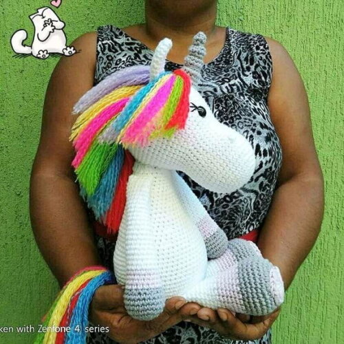 Unicórnio amigurumi grande arco íris