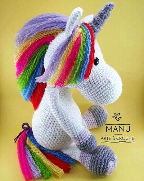 Unicórnio amigurumi grande arco íris