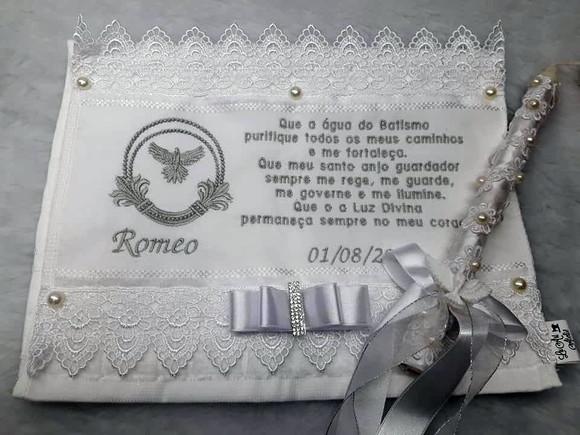Kit Toalha para Batizado com Vela Decorada
