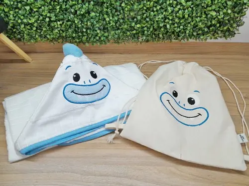 Toalha Banho Infantil c/ Capuz e Mochila Saco Black Friday