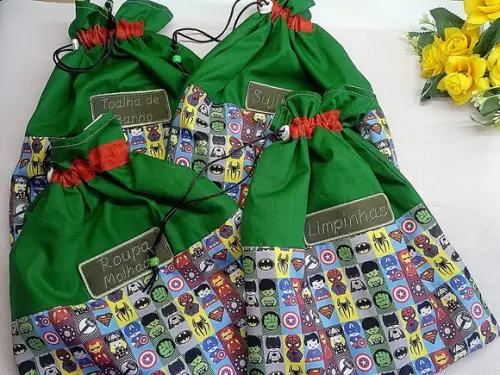 Saquinhios Escolar Super Heróis Personalizados 4 Peças