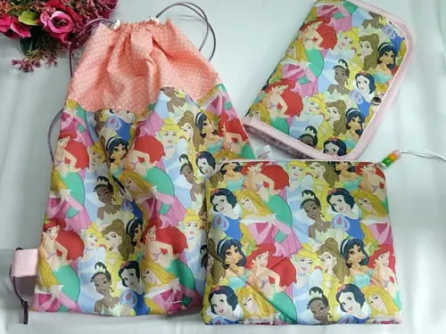 Kit Escolar Mochila Saco + Porta Lanche e Kit Higiene
