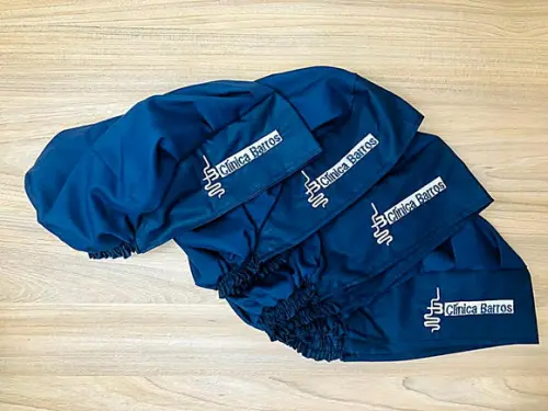 Toucas Cirúrgicas Bordadas e Personalizadas Kit com 2