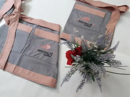 Avental Mini Saia com 2 bolsos