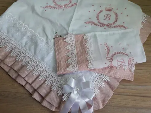Manta de Bebê Bordada Personalizada + 2 Fraldinhas de Boca