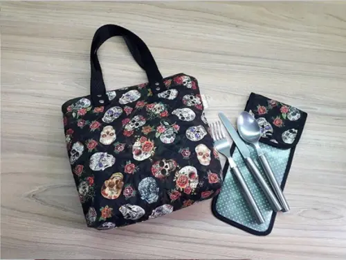 Bolsa Termica + Um Porta Talheres- Caveira