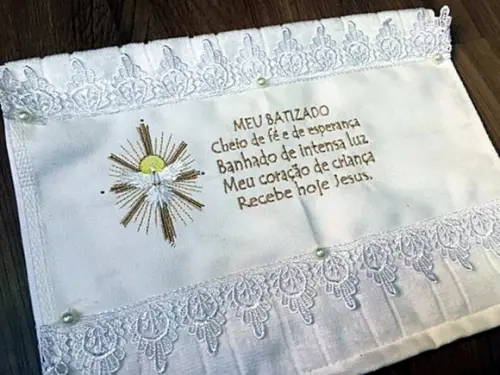 Toalha Batizado Bordado Espirito Santo e Oração