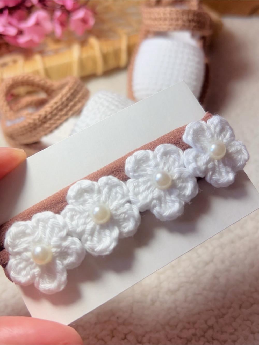 Sandalinha Moleca de Crochê  Marrom e Branco