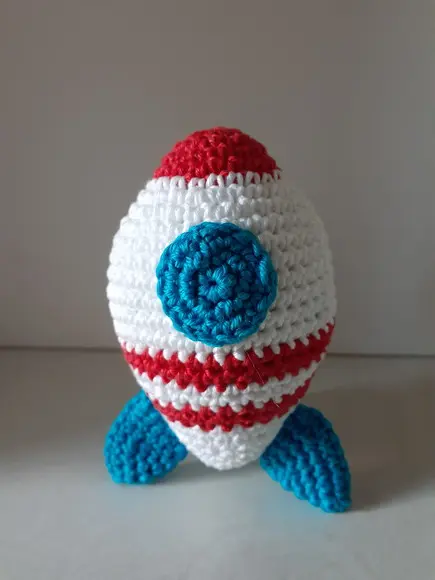 Amigurumi Astronauta com Foguete