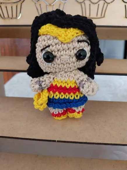 Chaveiro Amigurumi Mulher Maravilha
