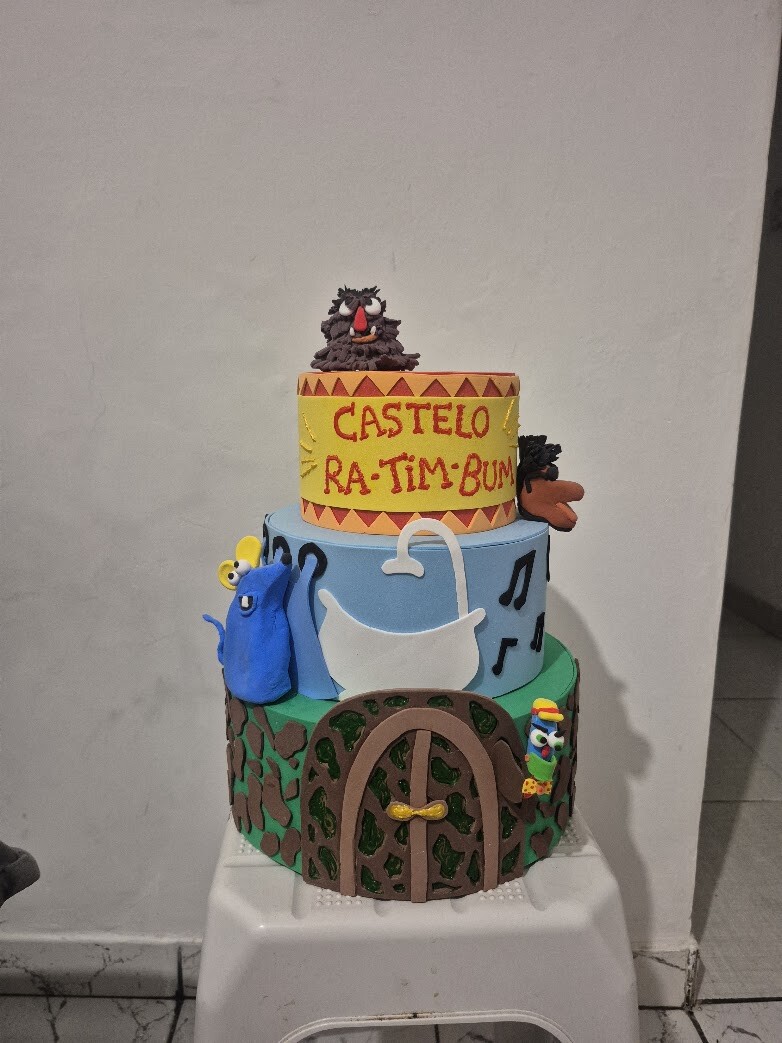 Bolo Fake Castelo Ra-tim-bum