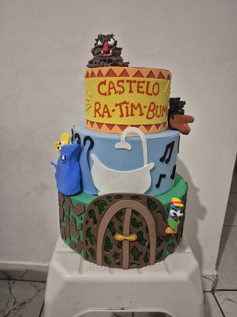 Bolo Fake Castelo Ra-tim-bum