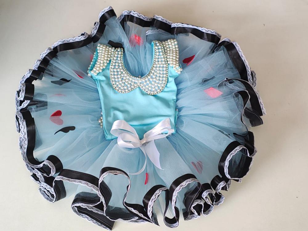 fantasia alice no pais das maravilhas