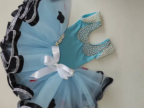 fantasia alice no pais das maravilhas