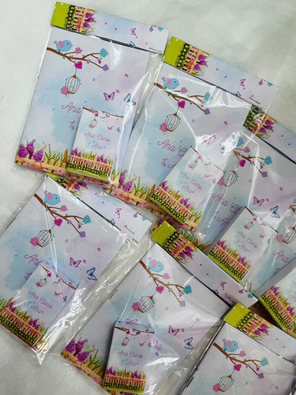 Livrinho de colorir + mini giz de cera
