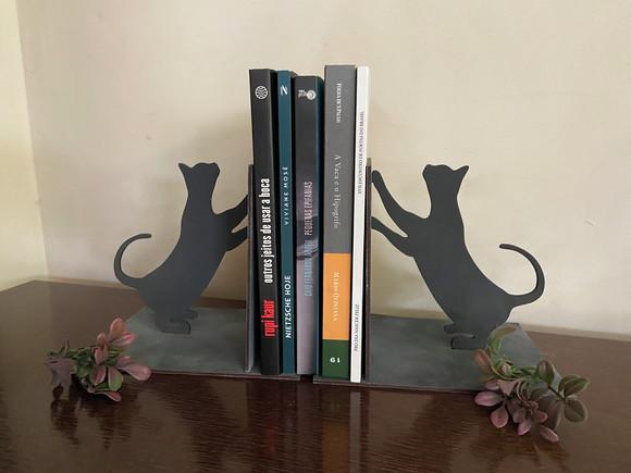 Aparador de Livros Gatos