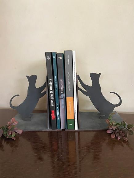 Aparador de Livros Gatos