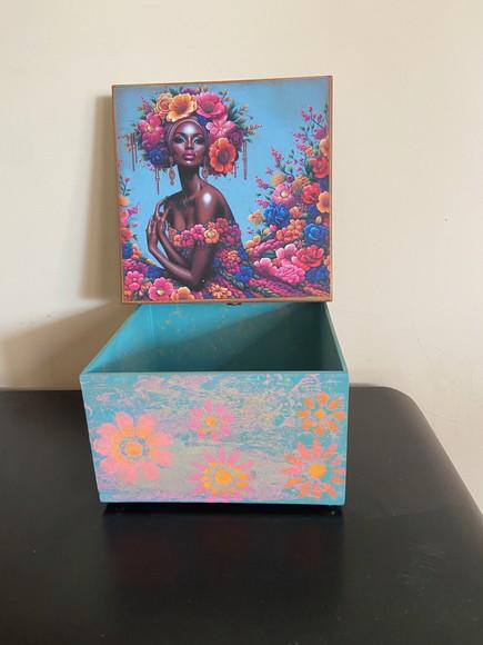 Caixa Afro e Flores