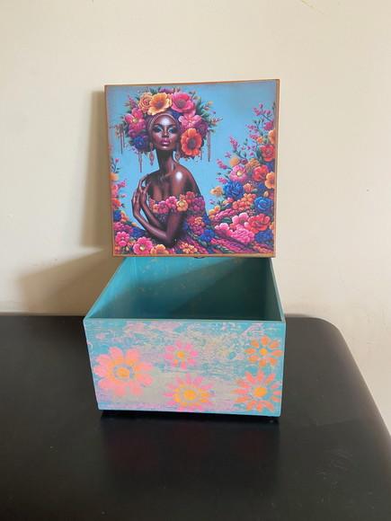 Caixa Afro e Flores