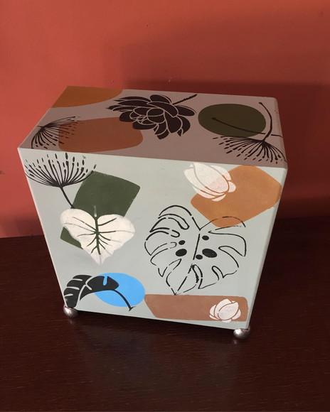 Caixa Alta com Pintura Orgânica