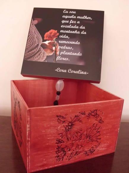 Caixa com Poemas Famosos