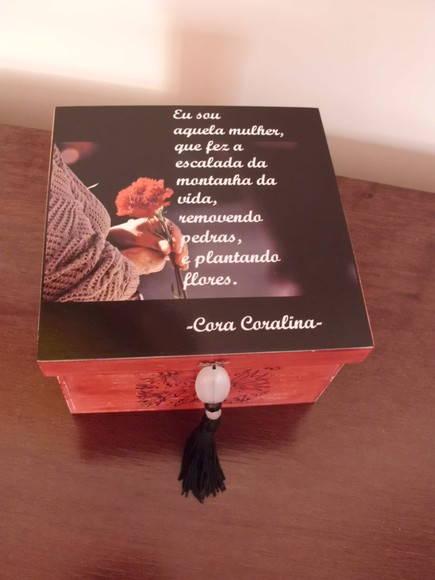 Caixa com Poemas Famosos