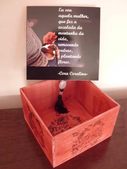 Caixa com Poemas Famosos