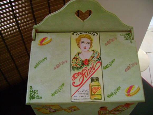 Caixa de Remédios Vintage