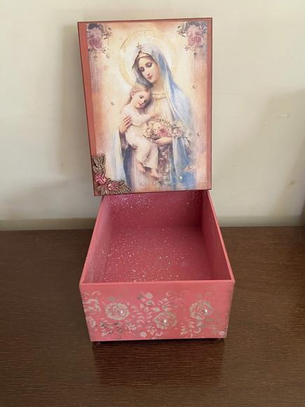 Caixa Nossa Senhora e Jesus
