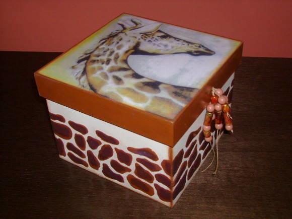 Caixa Porta Jóias Girafa