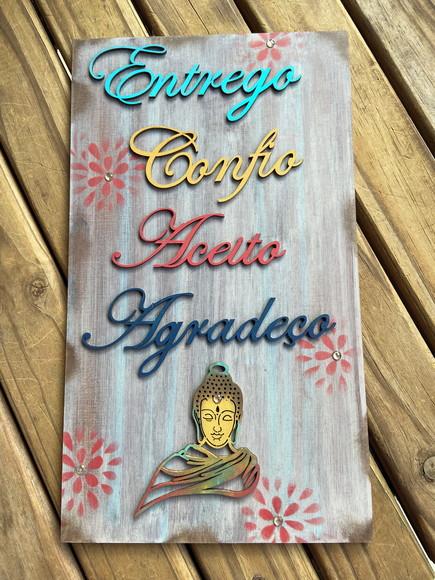Placa Entrego Confio Aceito e Agradeço